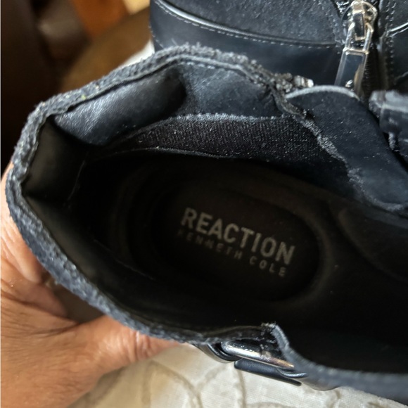 Reaction Kennth Cole - Picture 6 of 7